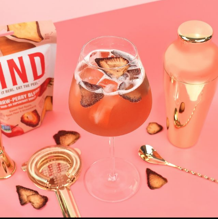 Straw-Peary Gin Smash